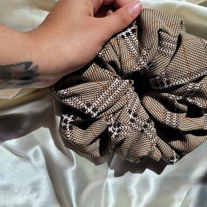 2 for 25! Giant scrunchies!